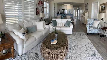 Una Smart TV, un reproductor de DVD