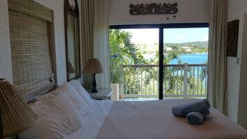 In-room safe, iron/ironing board, WiFi, bed sheets