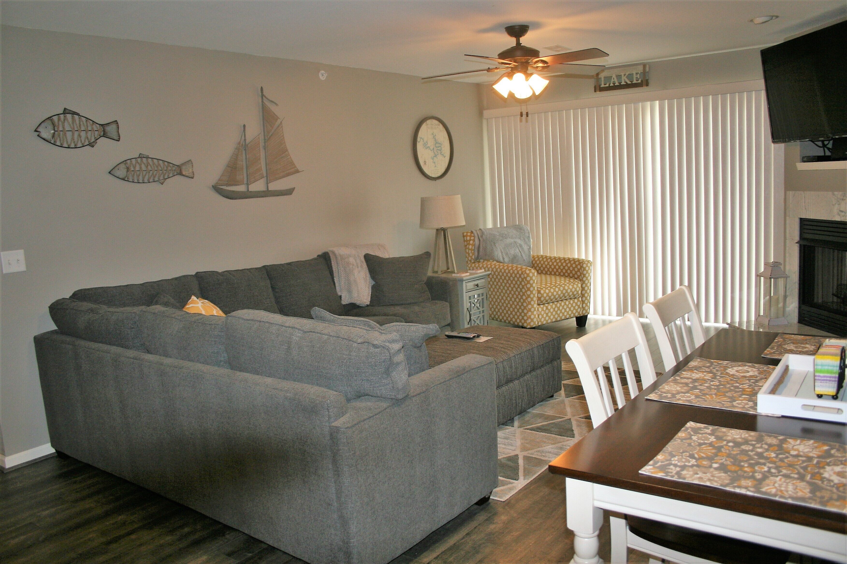 TV, fireplace, DVD player, books