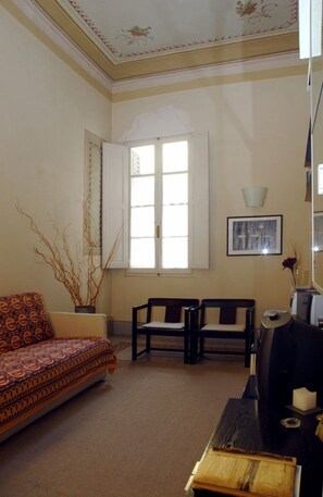 Interior - In the very heart of historical city centre! (Firenze)