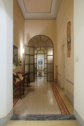 Interior - In the very heart of historical city centre! (Firenze)