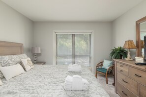 2 habitaciones, escritorio, tabla de planchar con plancha y wifi gratis 