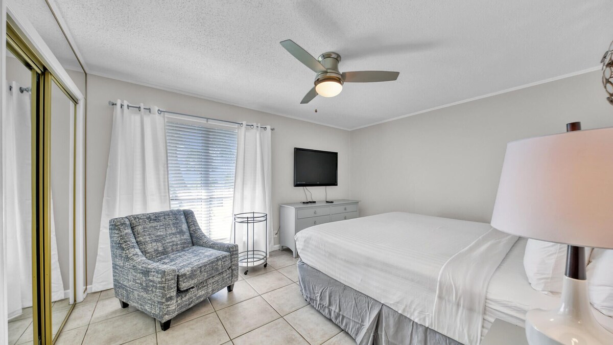 Photo 11 of Beach Access! Pet Friendly! Sandpiper Cove 2077!