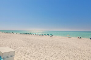 Beach nearby - Beach Access! Pet Friendly! Sandpiper Cove 2077! (Destin)