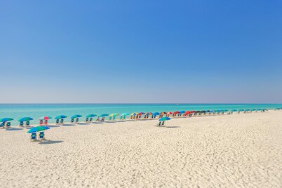Beach Access! Pet Friendly! Sandpiper Cove 2077!