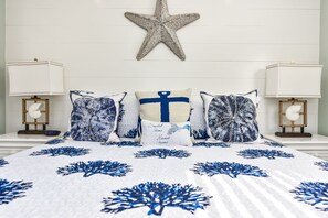 3 habitaciones, tabla de planchar con plancha, internet y ropa de cama