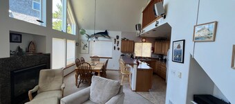 Surfrider - Cozy Beach Cabin, Close to Beach, Pool Table