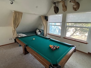 Games room - Surfrider - Cozy Beach Cabin, Close to Beach, Pool Table (Pacific City)