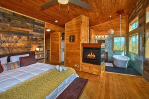 1 bedroom, iron/ironing board, Internet, bed sheets - Romantic Modern Cabin with Indoor Pool Spa and Amazing Mountain Views (Gatlinburg)