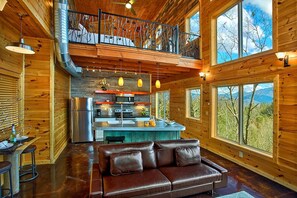 TV, fireplace, DVD player - Romantic Modern Cabin with Indoor Pool Spa and Amazing Mountain Views (Gatlinburg)