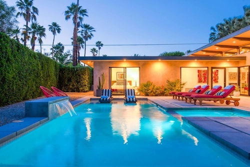 Palms at Park • As Seen in Dwell • Heated Pool, Spa, Mountain Views