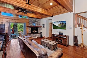 Flat-screen TV, fireplace