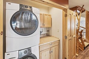 Unclassified image, 2 of 74, button - Destro's Lakefront by Destination Big Bear : Luxury Lakefront! HOT TUB! PET FRIENDLY 🐾! Pool Table! WiFi! EV Charger! (Big Bear Lake)