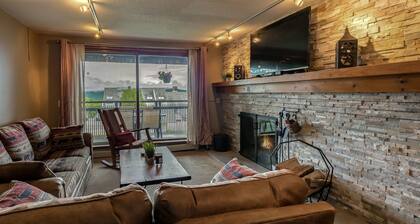 ⭐️Ski-On/Ski-Off COZY BEAUTIFUL MOUNTAIN CONDO 2-Bed/2-Bath with Fireplace