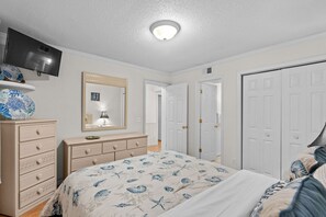 2 chambres, fer et planche à repasser, Wi-Fi gratuit, draps fournis