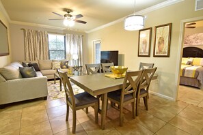 Dining - Bella Piazza Luxury Ground Floor Apt with Great Communal Facilities (Davenport)