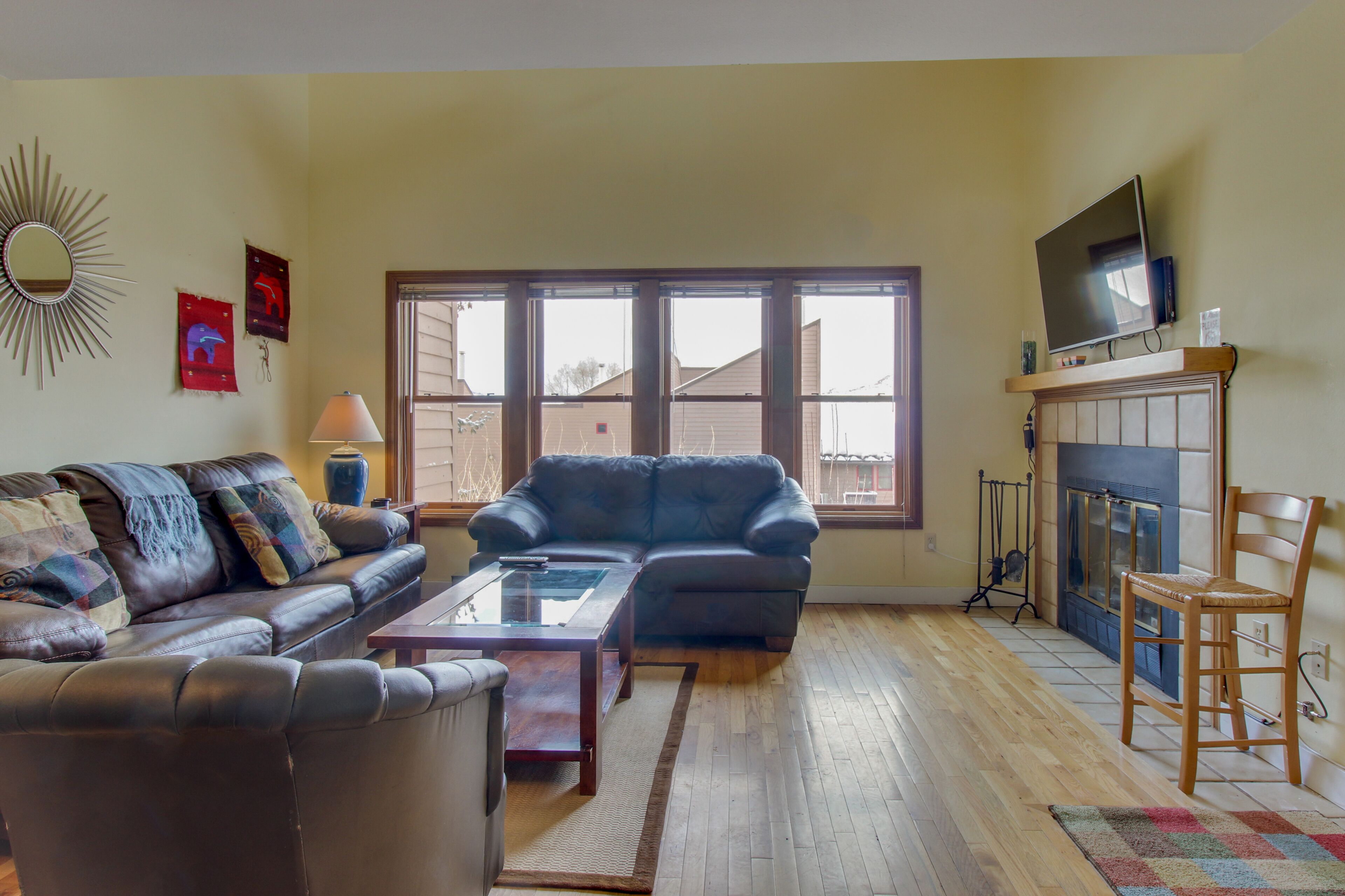 Cozy condo with pool & hot tub - next door to Fort Lewis College