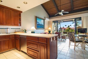 Interior - Unique 3bd condo, gourmet kitchen and sunset views (Lahaina)