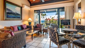 Living area - Unique 3bd condo, gourmet kitchen and sunset views (Lahaina)