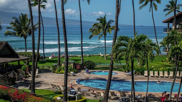 Pool - Unique 3bd condo, gourmet kitchen and sunset views (Lahaina)