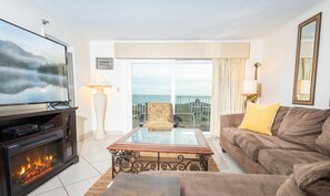Flat-screen TV, fireplace, DVD player