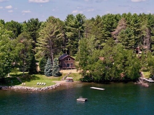 Brand New Lakefront Cabin