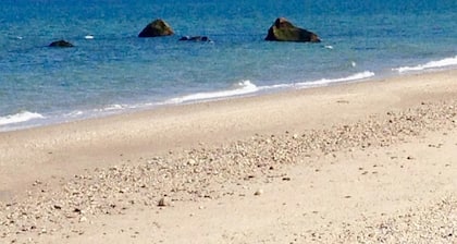 Renovado Cozy Chic North Fork Cottage, a pasos de la playa y ruta del vino.