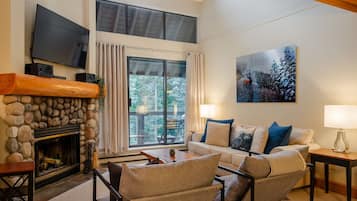 Télévision, cheminée