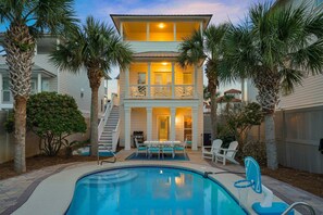 A heated pool - AQUASCAPE: Beautiful Home with Private Pool and Large Deck 1 Block from Beach! (Santa Rosa Beach)