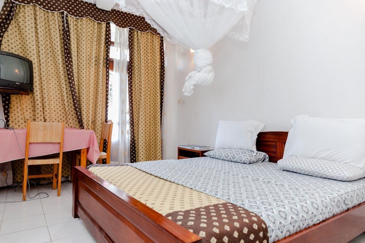 Deluxe Double Room, Balcony | 25 bilik tidur, meja, Wi-fi percuma 