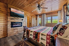 4 bedrooms, iron/ironing board, Internet, bed sheets