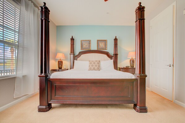 3 bedrooms, desk, iron/ironing board, travel crib