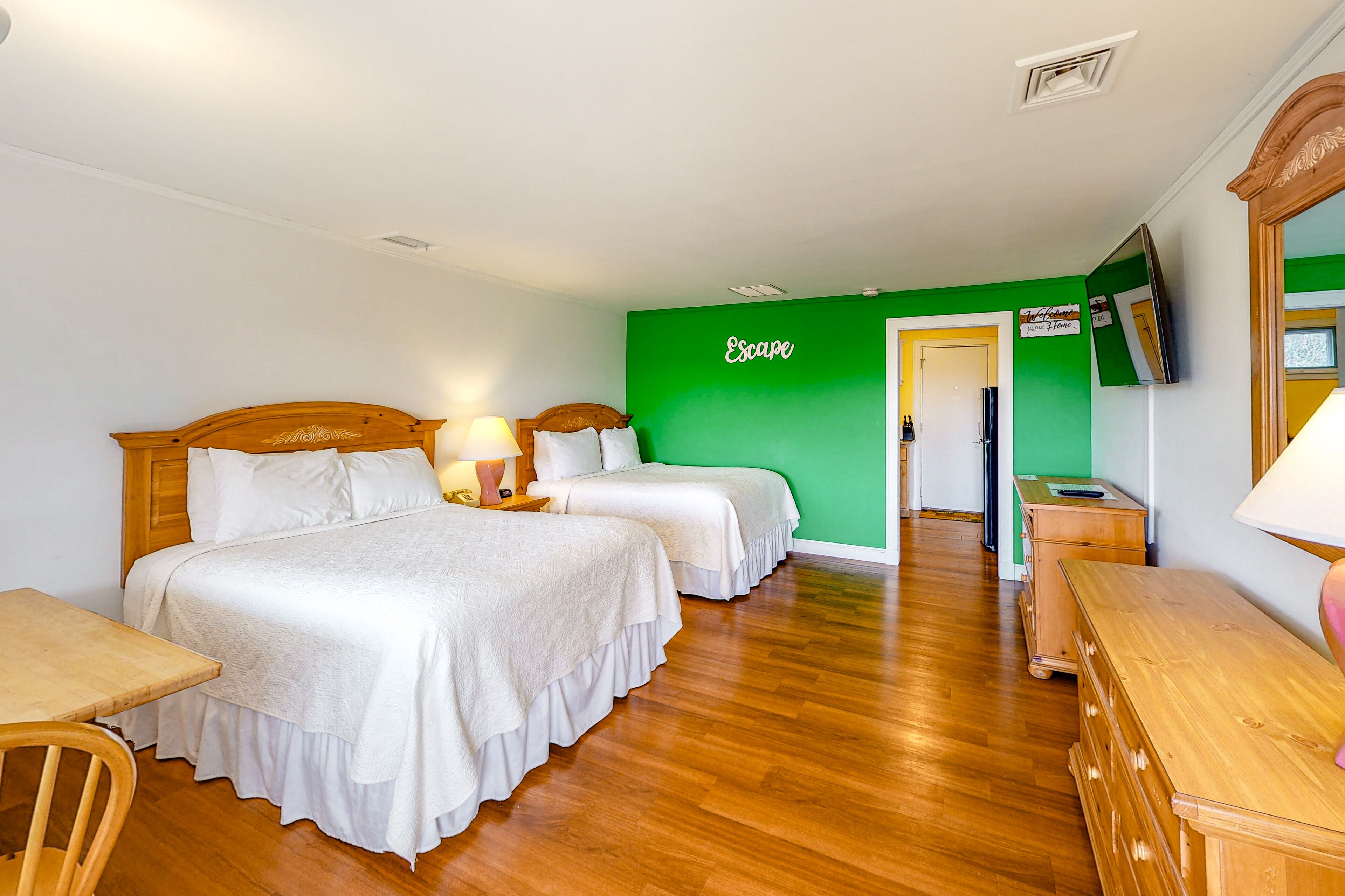 Dog-friendly studio condo with pool & tennis - close to beaches & golf