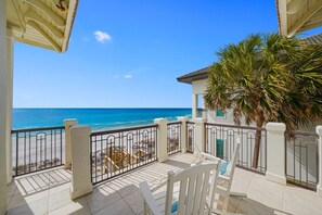 Property grounds - THE FRONT ROW: Gorgeous Gulf Front Home with New Pool & Spa, Elevator and Amazing Views! (Miramar Beach)