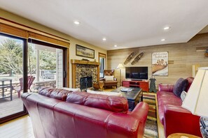 TV, fireplace, DVD player, ping pong