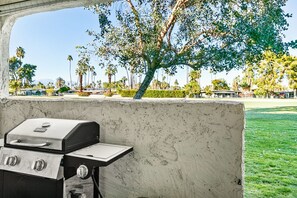 Property grounds - Budget-friendly - South Palm Springs Golf and Tennis Club Condo (Palm Springs)
