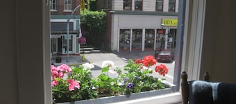 The Heart of living Downtown! City Center Salem in a lovely historical building
