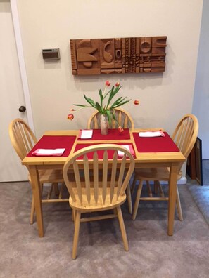 Dining - The Heart of living Downtown!  City Center Salem in a lovely historical building (Salem)