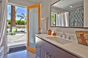Interior - Prime Location! MidCentury+Large Backyard+Walk to Restaurants & Shops - The Palm (Rancho Mirage)