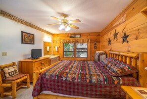 2 slaapkamers, een strijkplank/strijkijzer, gratis wifi, beddengoed