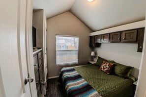 1 bedroom, desk, travel cot, free WiFi