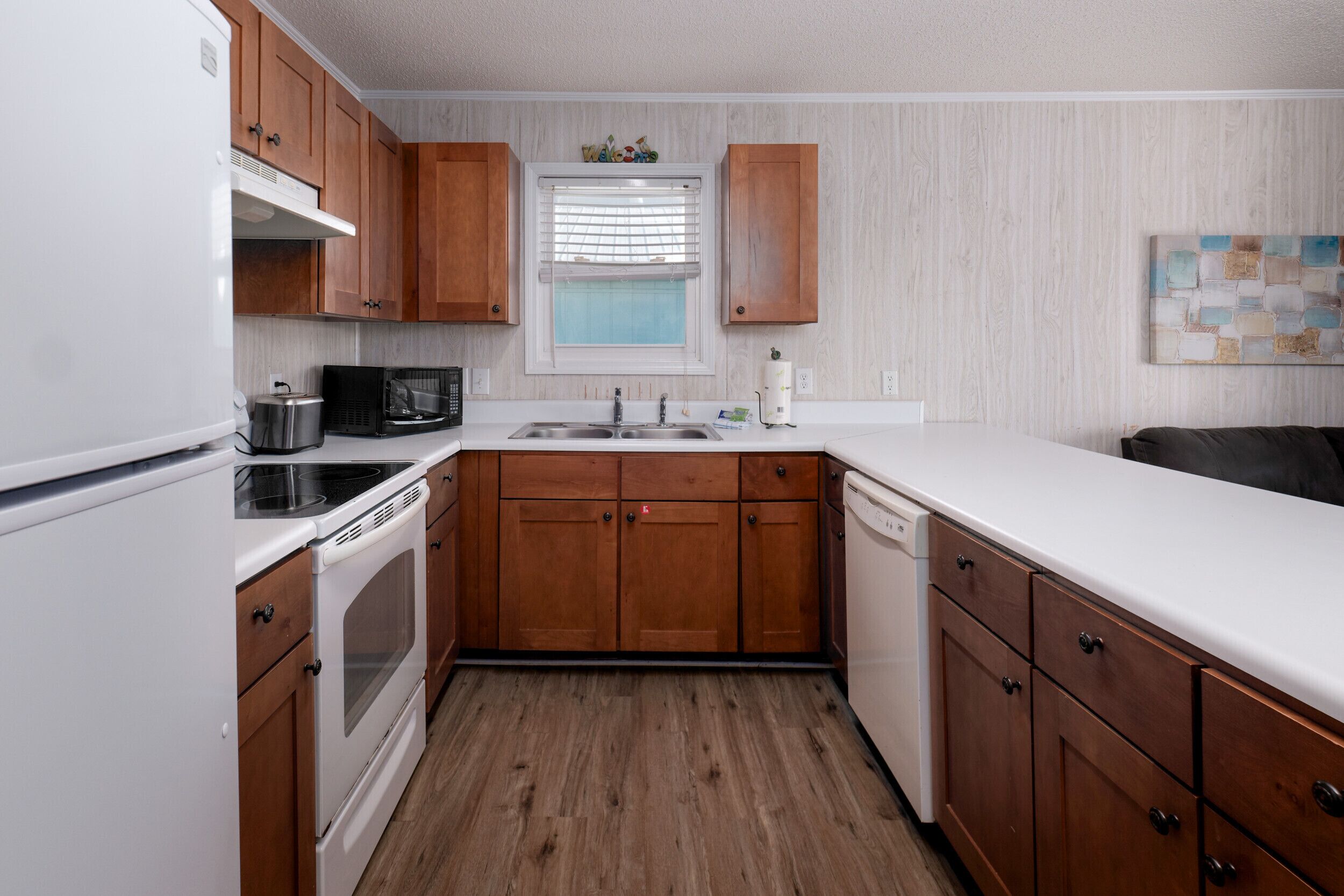 Køleskab, mikrobølgeovn, ovn, kogeplade