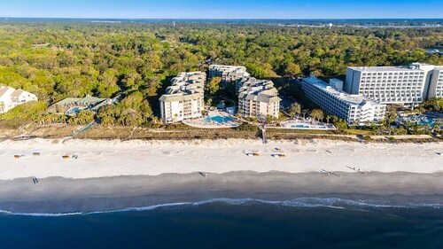 Luxury 2 BR Villamare/Palmetto Dunes Condo Bikes & Beach Gear included
