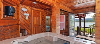 Tippie Canoe：湖の眺め！ 湖の階段！ サウナ＆スパ！ デッキ！ ケーブルテレビ！ マスタースイート！