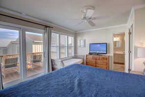 3 bedrooms, iron/ironing board, free WiFi, bed sheets - Fun Awaits you at Beach Beauty LC9! Community boardwalk, Poolside vibes, beachfr (Port Aransas)