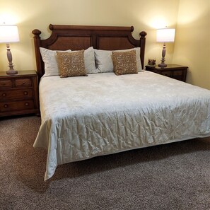 4 chambres, fer et planche à repasser, Wi-Fi gratuit, draps fournis