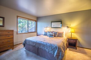 4 bedrooms, free WiFi, bed sheets - ALPI07 - Spacious Home, Walk to Fort Rock Park (Sunriver)