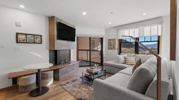 TV, fireplace, DVD player, stereo