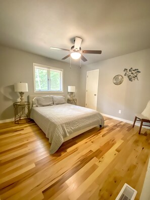 3 Schlafzimmer, Bügeleisen/Bügelbrett, WLAN, Bettwäsche