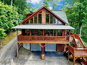 Exterior - Alta Vista in Gated Smoky Mountain Retreat Community (Maggie Valley)